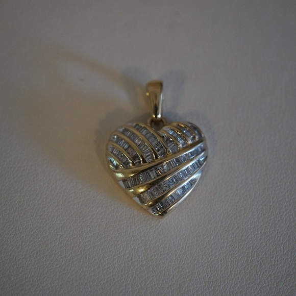 10KY Gold Heart Pendant with Genuine Diamonds